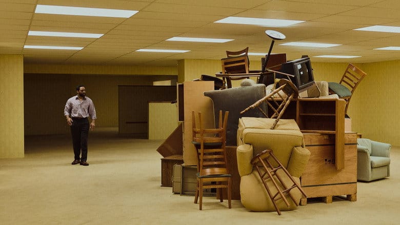 Backrooms. Bez wyjścia Cały film - Gdzie obejrzeć online - Viderio